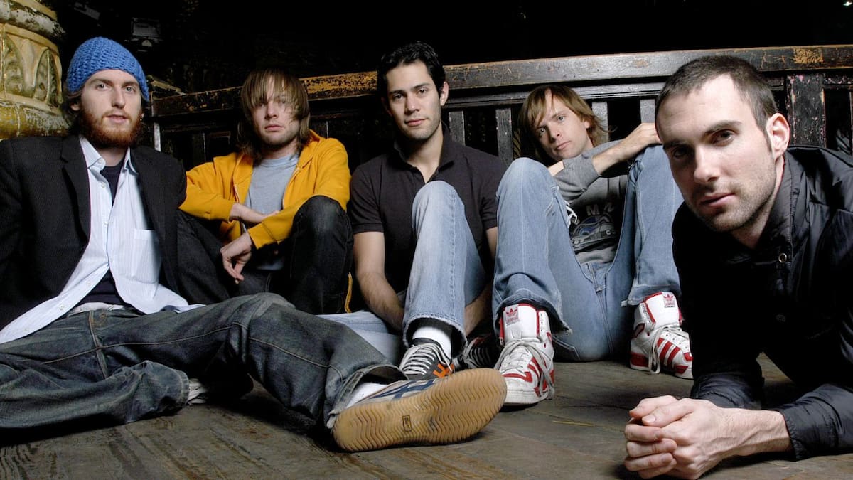 ¿De dónde viene y qué significa el nombre de Maroon 5?