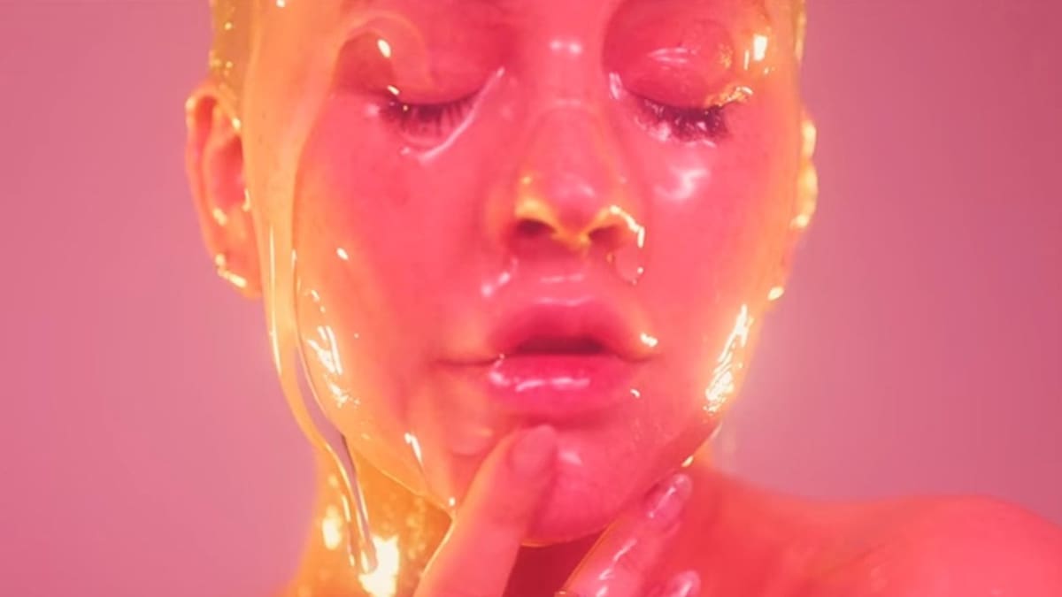 Christina Aguilera regresa a su lado más sexy con su nuevo disco