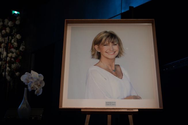 Familiares, amigos y celebridades homenajearon la memoria de  Olivia Newton-John.