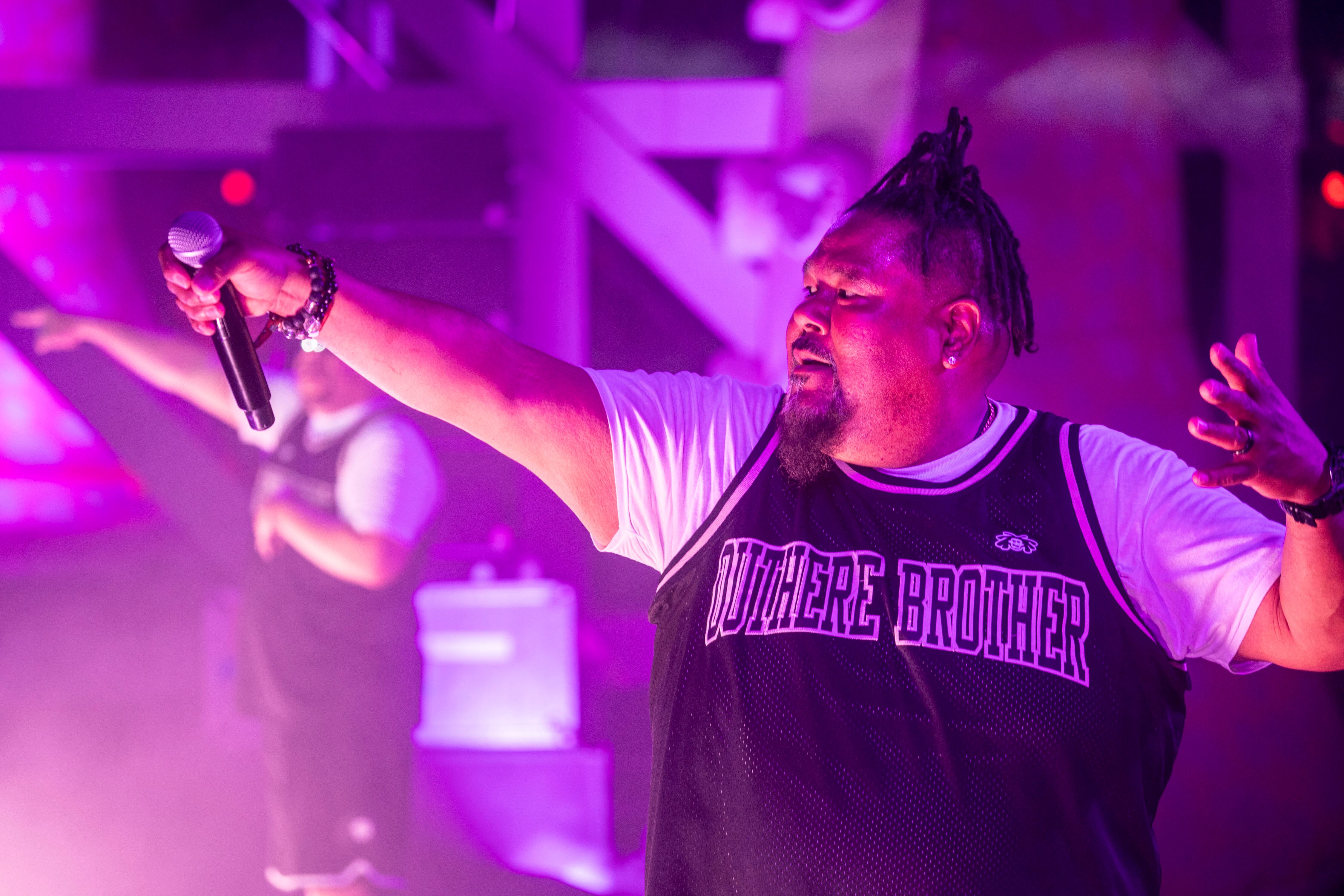 Un evento espectacular repleto de la mejor música de la década de los 90 que nos transportó a miles de recuerdos en nuestra memoria de la mano de artistas como Chimo Bayo, King Africa, Seguridad Social, Rebeca, Blackbox y muchos más repartidos en 5 escenarios.