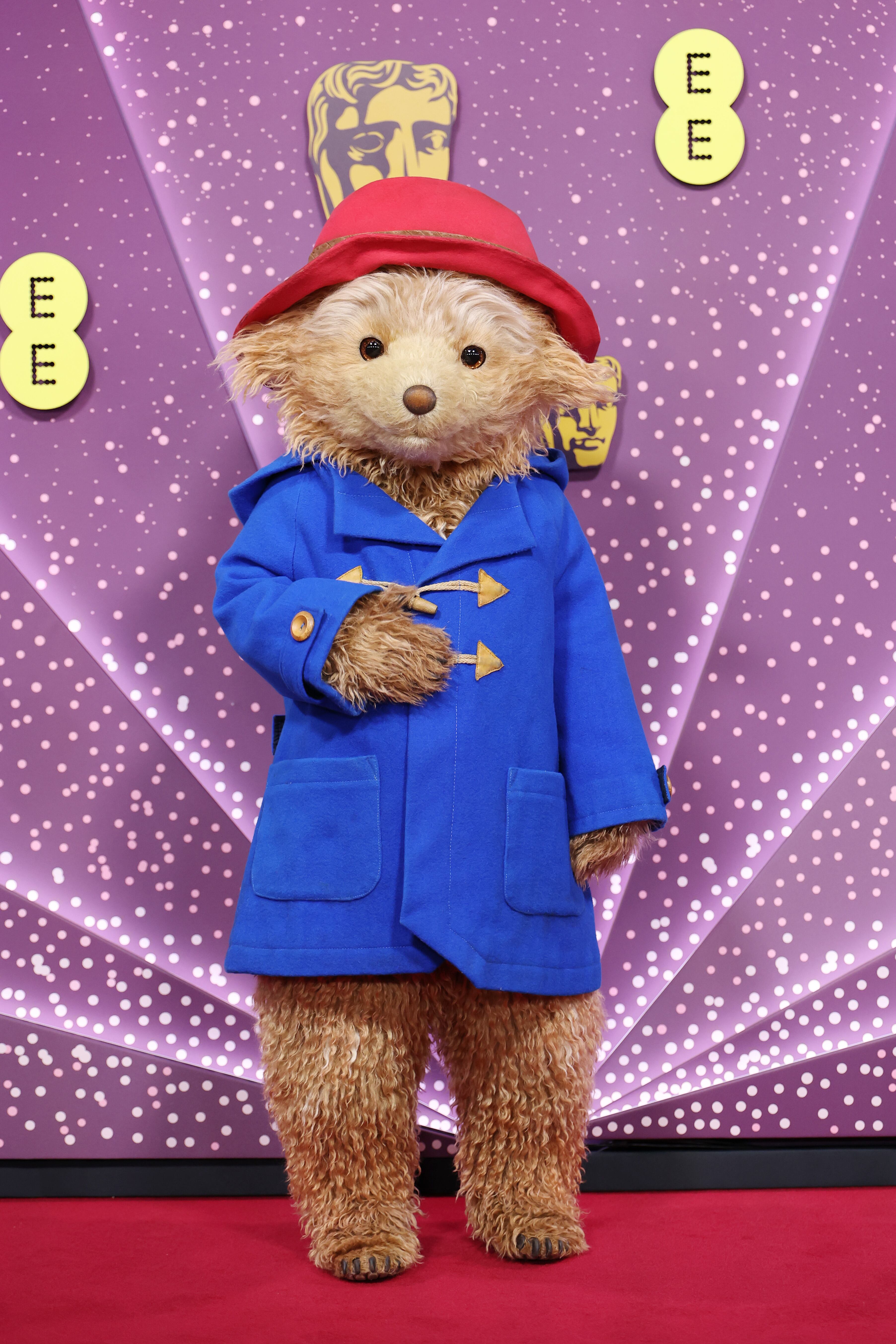 El oso Paddington, uno de los emblemas ingleses, ha logrado robarse las miradas despertando los comentarios más tiernos.