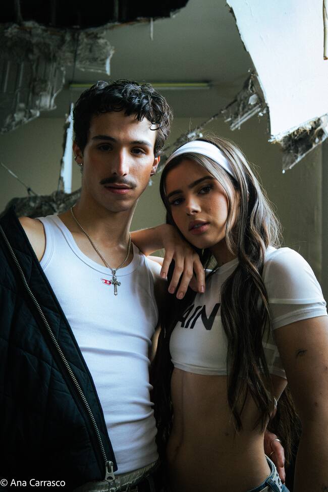 Mayo y Mar Lucas se unen por primera vez en una nueva colaboración muy personal, titulada 'Decírtelo'.