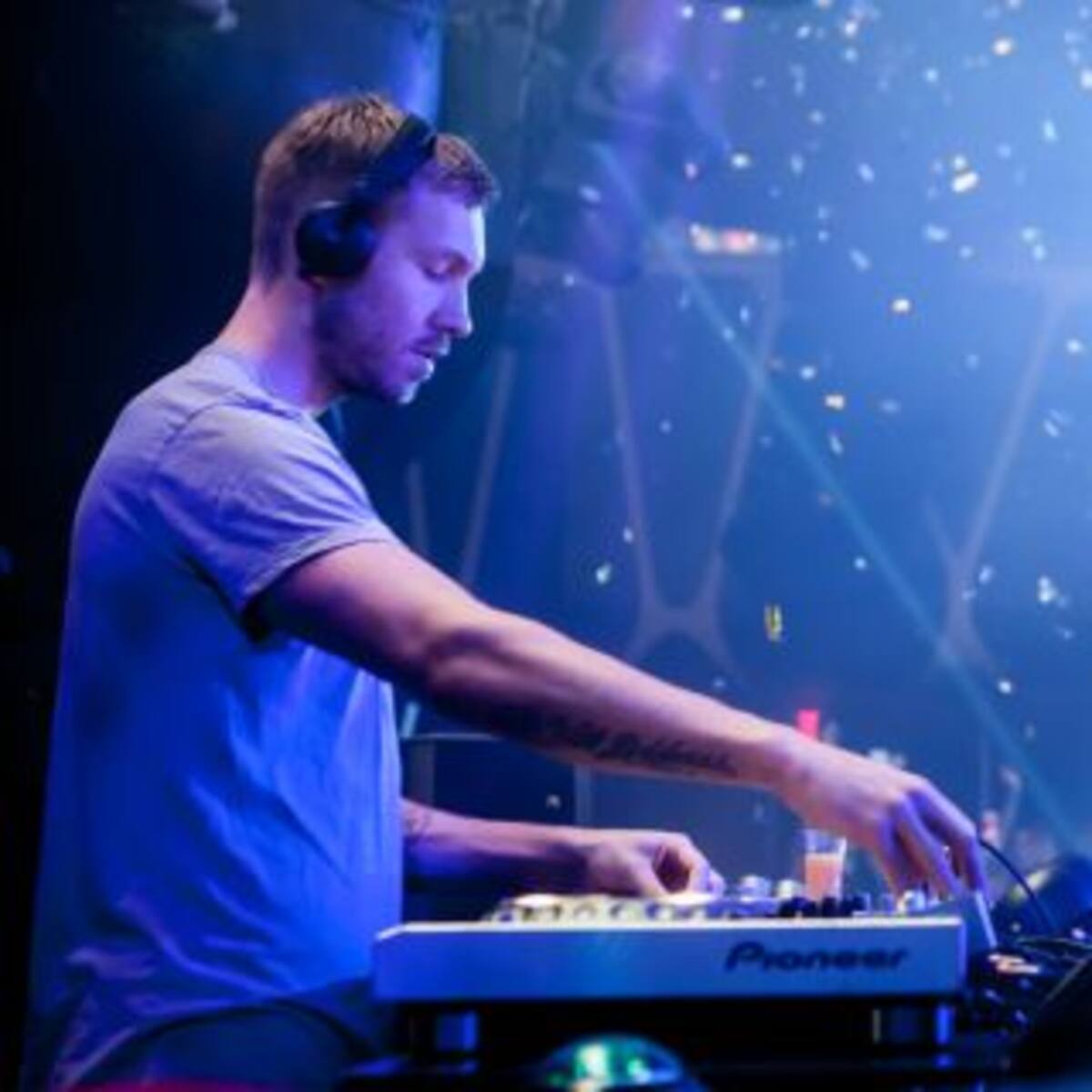 ¿Qué estaba haciendo Calvin Harris?