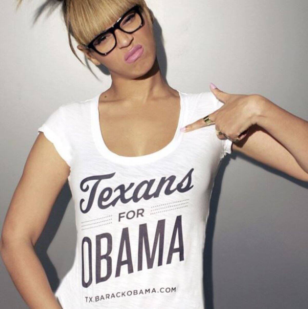 Beyoncé debuto en la red social con una foto en apoyo al presidente de EEUU Barack Obama. Tiene más de 85 millones de seguidores.