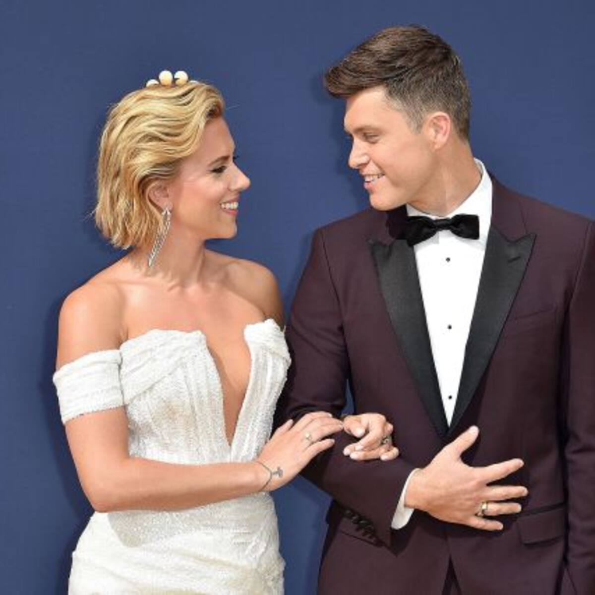 ¡Paren todo! Scarlett Johansson está comprometida