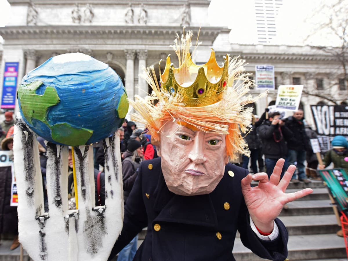 Greenpeace, herida de muerte por una petrolera donante de Trump