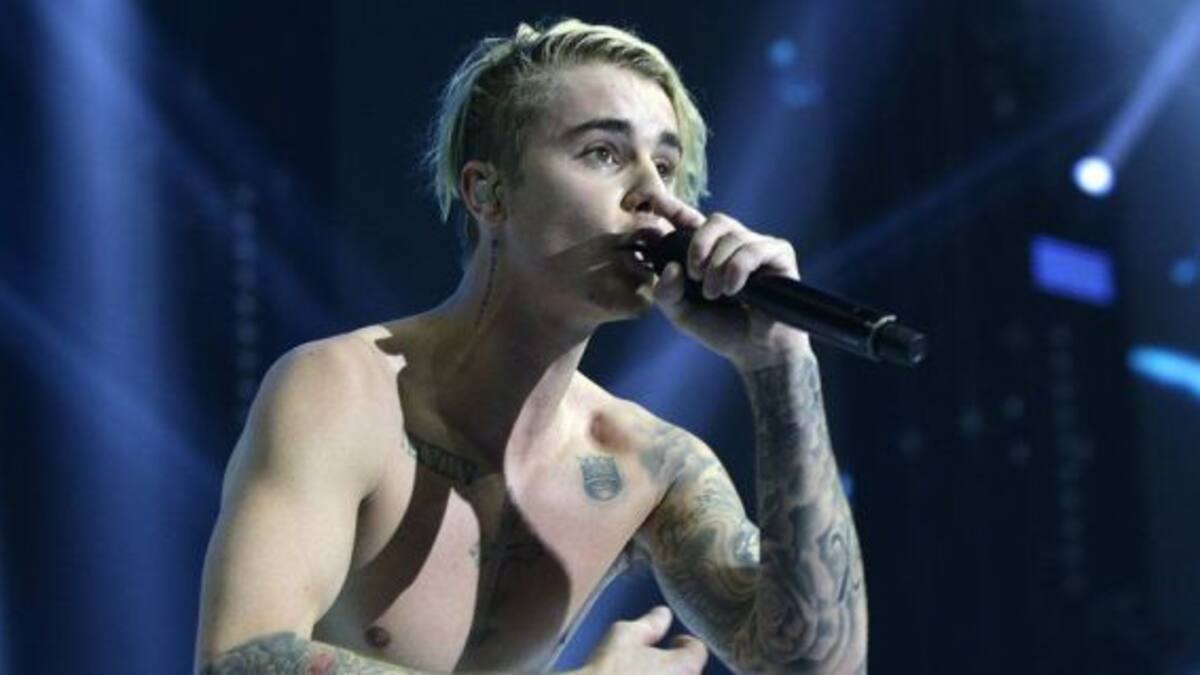 ¡Justin Bieber se tiñó el pelo!