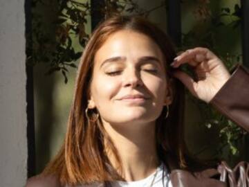 Laura Escanes sobre el proyecto que le ha unido a Jaime Lorente y Begoña Vargas: “Mamá, que salgo en la tele”