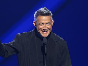 Alejandro Sanz anuncia disco por sorpresa y el tracklist incluye…¡colaboración con Shakira!