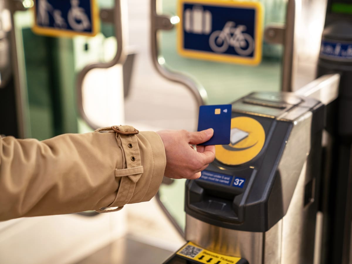 ¿Puede un billete único cambiar la movilidad y afectar positivamente al medio ambiente? Los ejemplos de Alemania y Austria