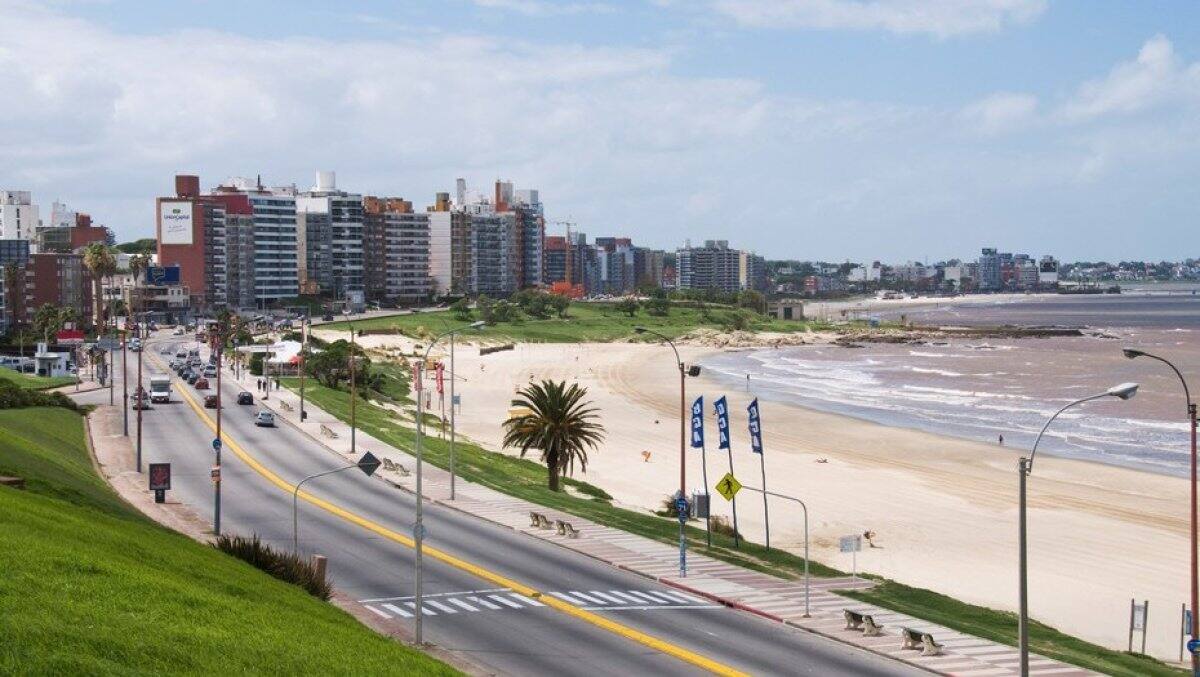 ACUARIO: MONTEVIDEO Con muchos espacios verdes y rodeados de naturaleza, los acuarianos serán muy felices en la capital de Uruguay.