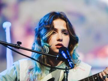 Conoce a Clairo, la artista que le ha devuelto el favor a Lorde en su última canción