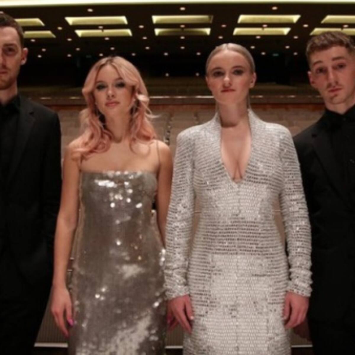 El nuevo video de Zara Larsson y Clean Bandit esconde una triste historia