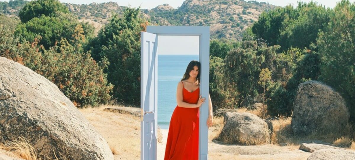Imagen promocional de 'Respuestas', la nueva canción de Lola Tuduri.