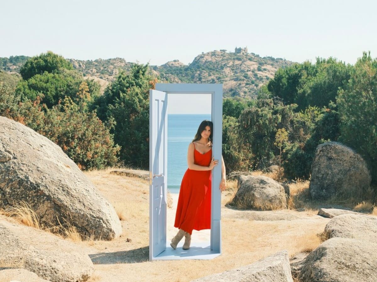 Lola Tuduri abre la puerta a un sinfín de 'Respuestas' con su nueva canción