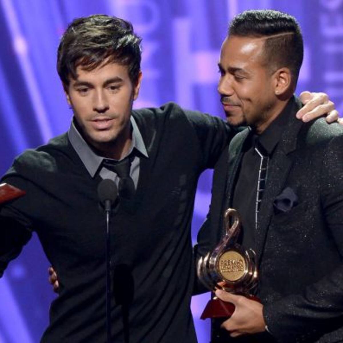 Romeo Santos y Enrique Iglesias arrasaron en los Billboard 2015