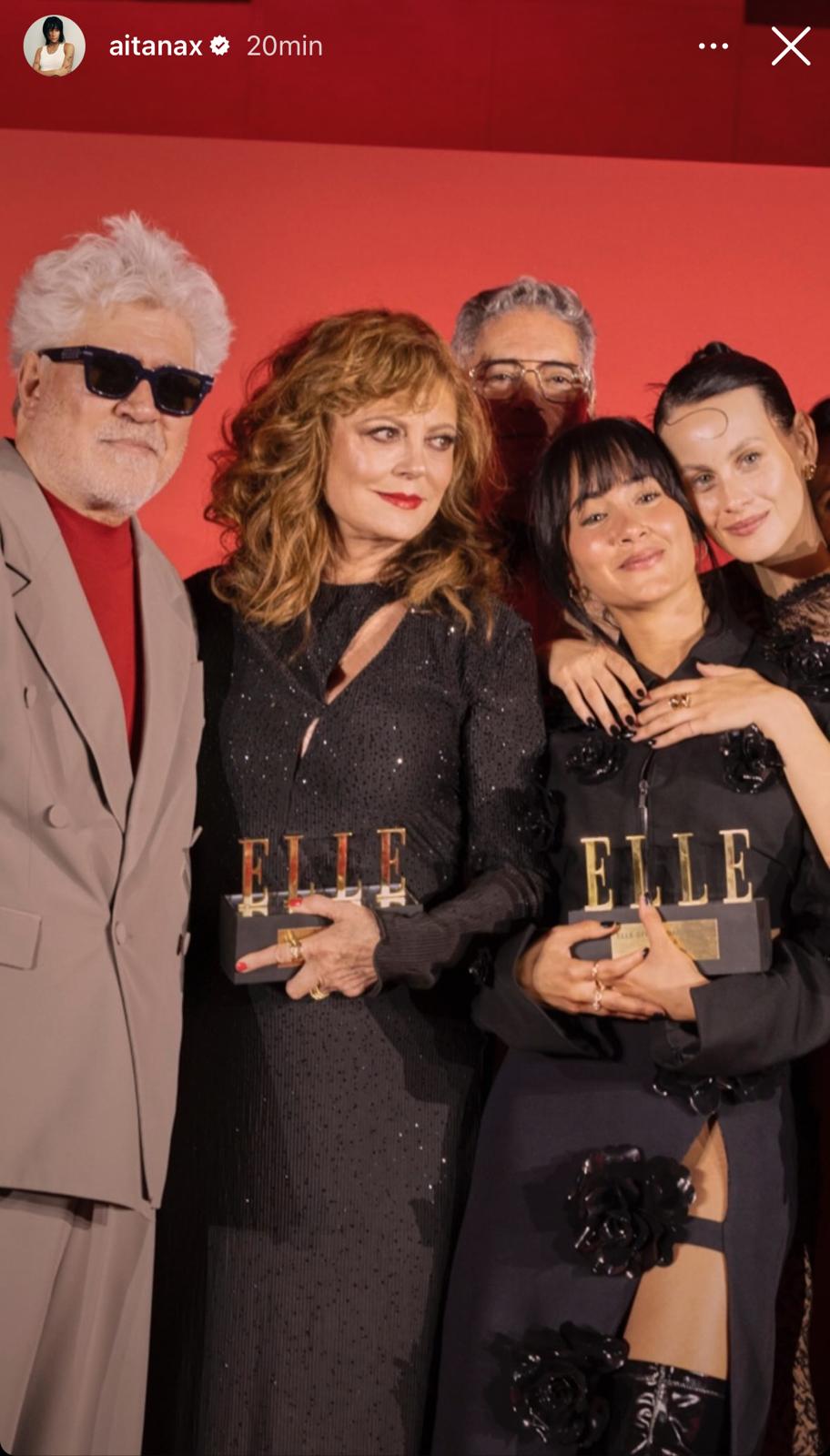 Pedro Almodóvar, Susan Sarandom, Aitana y Milena Smit en los Elle Style