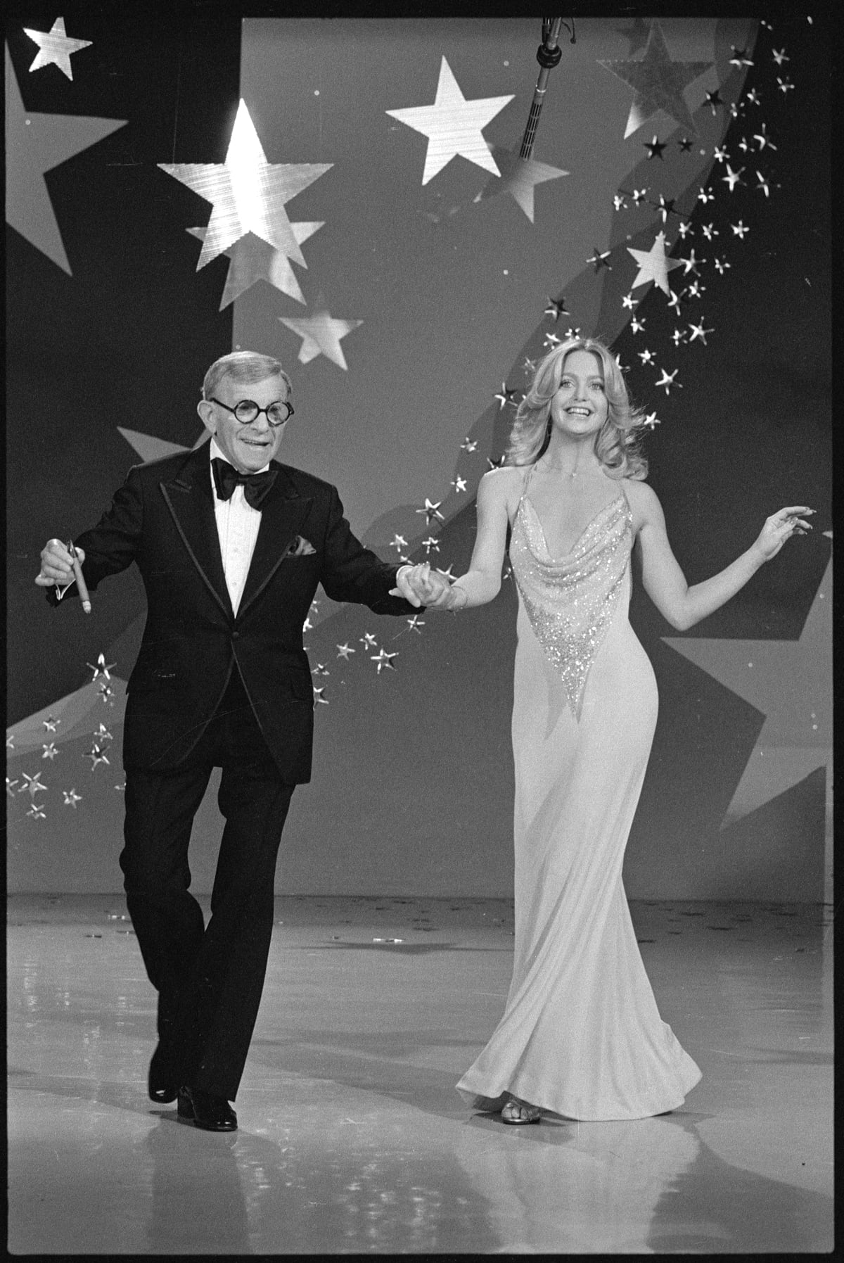 Goldie Hawn junto a George Burns en  &#039;The Goldie Hawn Special, en 1978