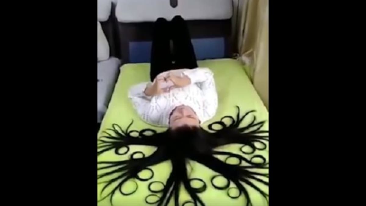 ¿Está vivo? ¡Mirá el increíble pelo de esta nena!
