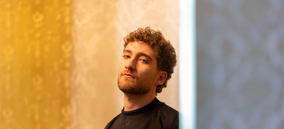 Imagen promocional del nuevo single de Lucho RK, 'POR QUÉ SERÁ'.