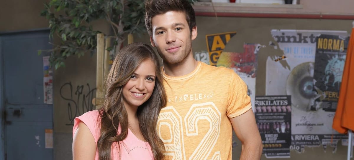 Ana Mena e Ignacio Montes como Paula y Carlos en 'Vive cantando'