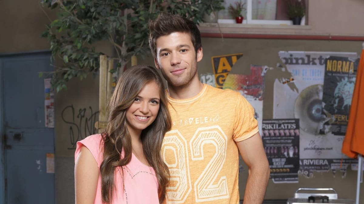 Ana Mena antes de 'Málaga pa'l mundo': la serie musical en la que se enamoró de un chico que acabó besando a su tía