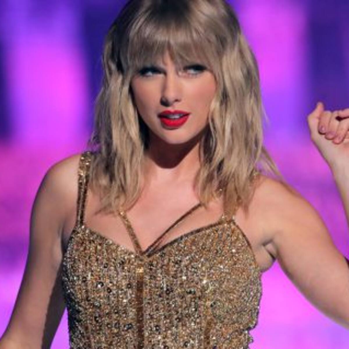 Taylor Swift le envía regalos a una pequeña fan de 7 años