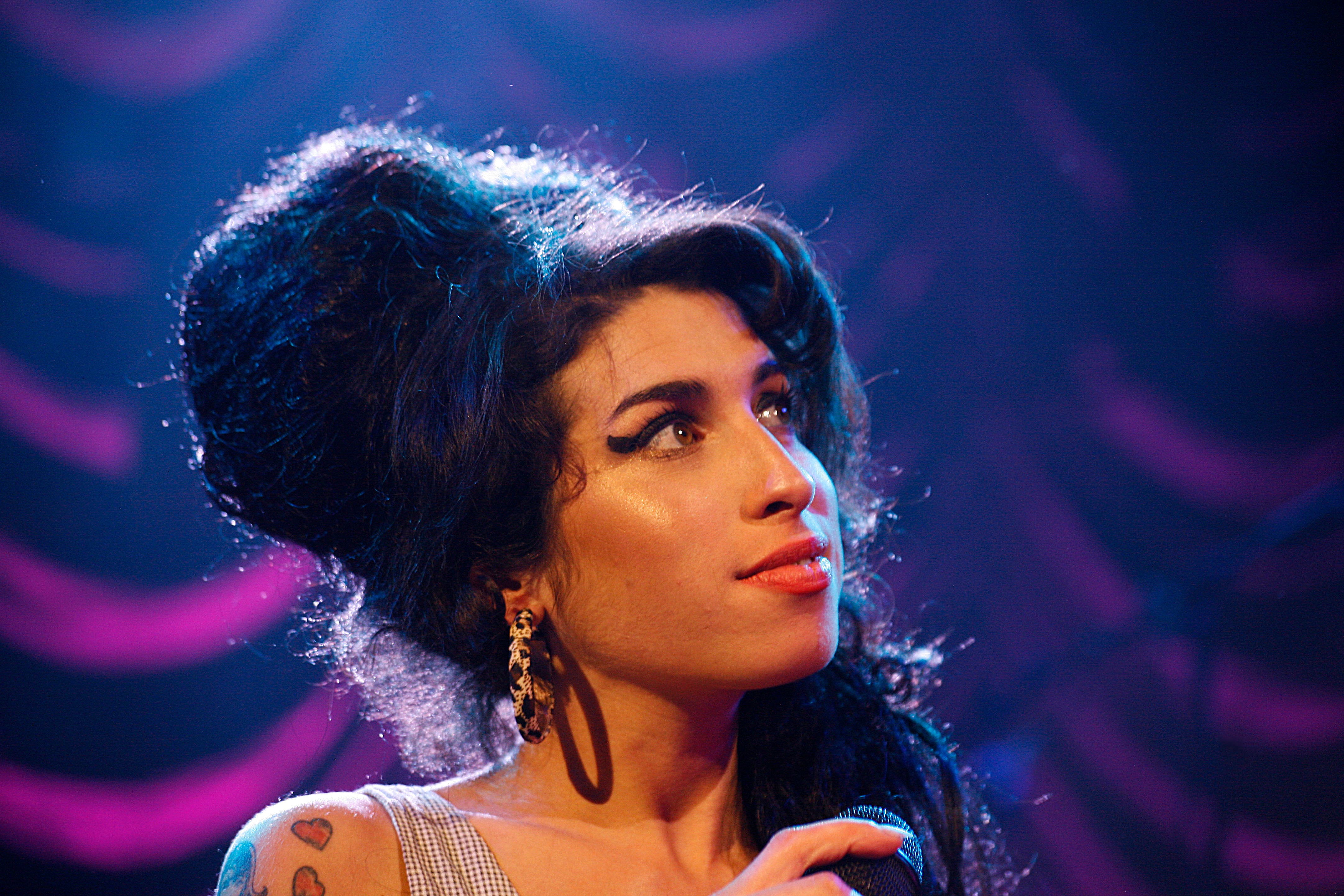 Amy Winehouse en un concierto.
