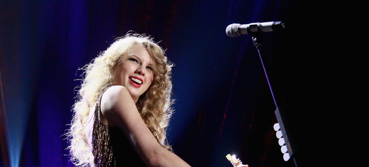 La cantautora estadounidense Taylor Swift actuando en el escenario del 'Asia World - Expo' el 21 de febrero de 2011 en Hong Kong, China.