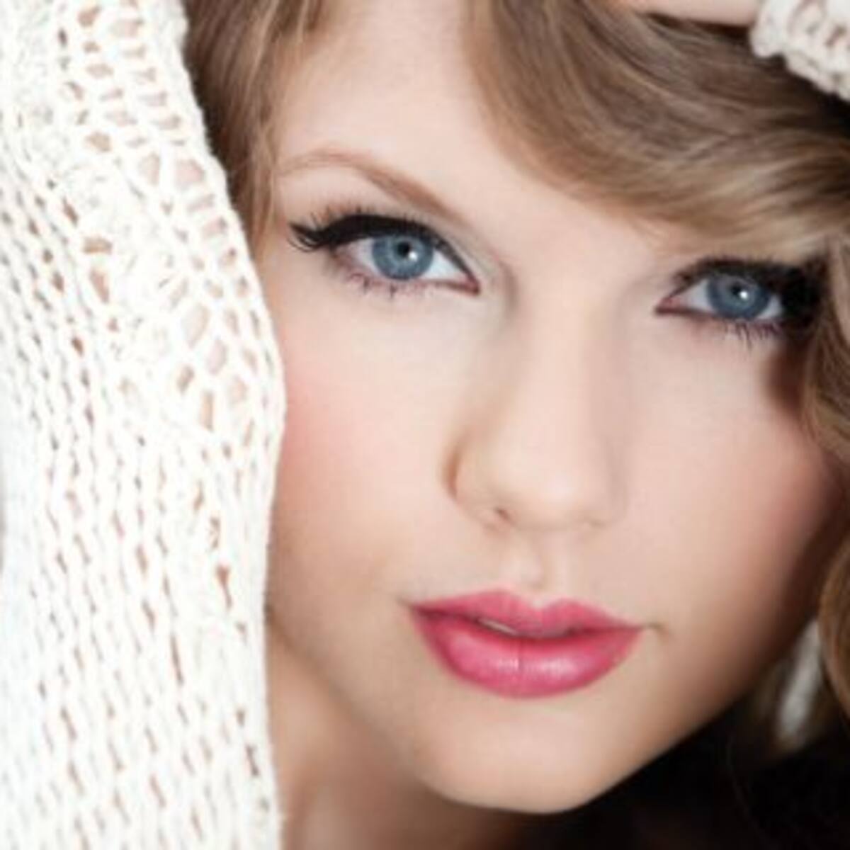 Taylor Swift calienta el estreno de su vídeo