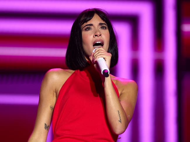 VALENCIA, SPAIN - OCTOBER 01: Spanish singer Aitana performs in concert at Ciudad de Las Artes y Las Ciencias on October 01, 2023 in Valencia, Spain. (Photo by Fernando Ruiz/ fotopress/Redferns)