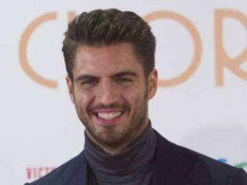 Maxi Iglesias se convierte en el presentador de La Resistencia y le da a Broncano su propia medicina