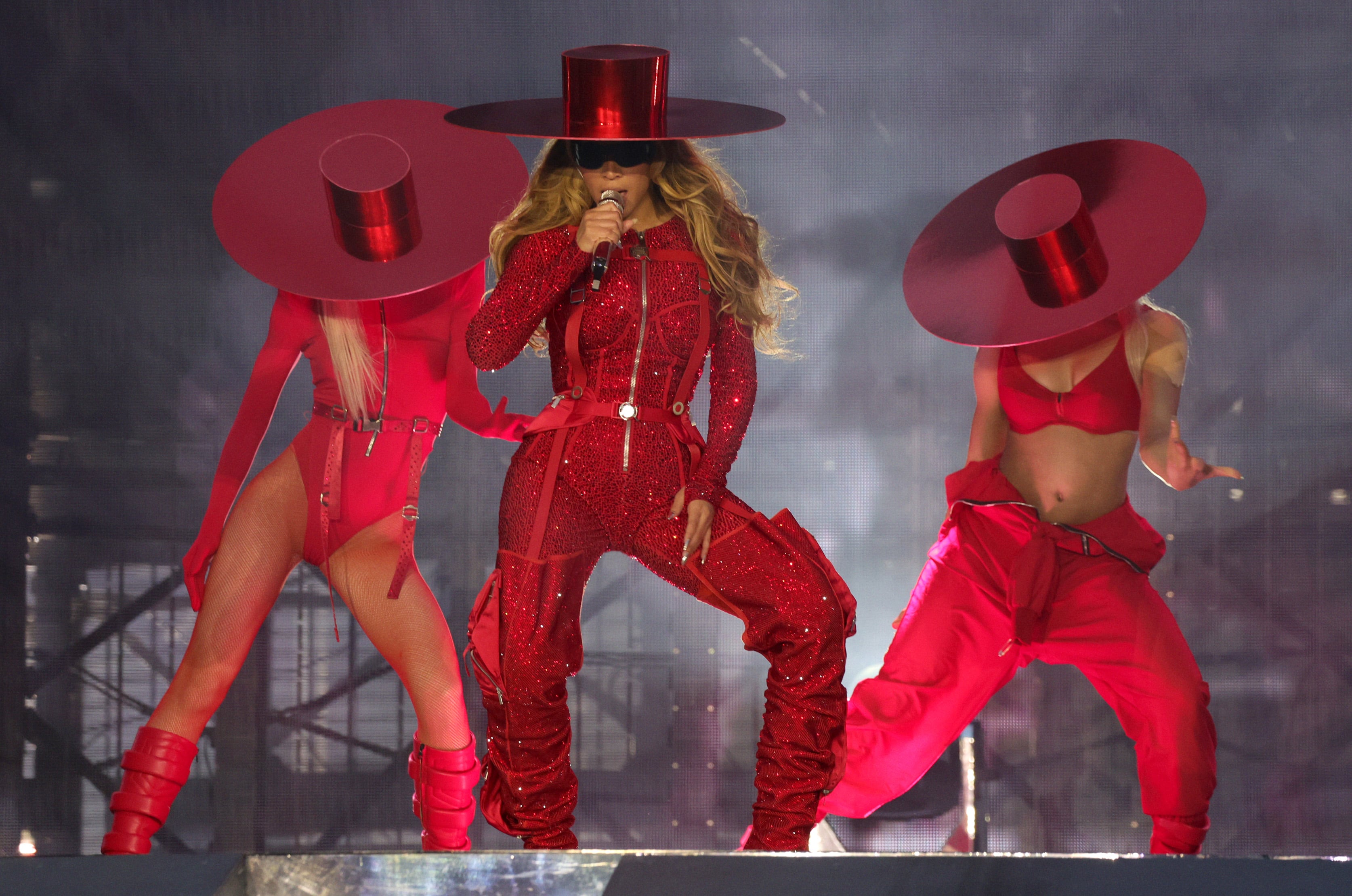 Beyoncé durante su actuación de &#039;Formation&#039; en el Renaissance World Tour