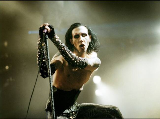 Marilyn Manson actuando en Roskilde Festival en 1999.