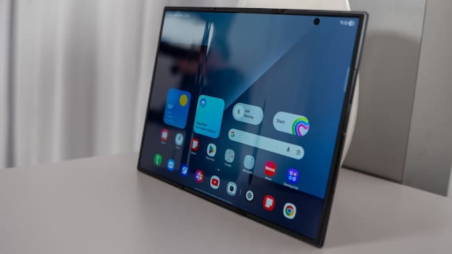 Samsung Galaxy TriFold