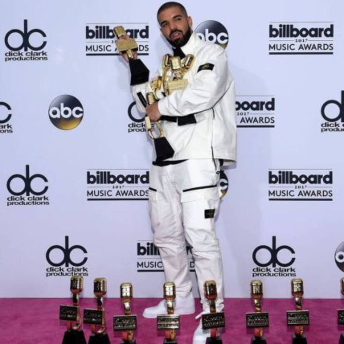 lista de ganadores y todos los premiados en los BBMAs