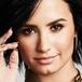 Demi Lovato y Sylvester Stallone se lían a puñetazos