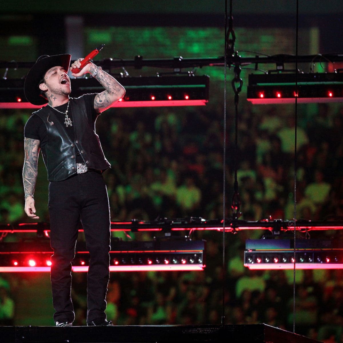 Christian Nodal ya no es dueño de su nombre y marca: ¿Qué va a pasar ahora con su carrera?