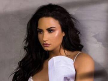 Demi Lovato posa en lencería y presume su figura