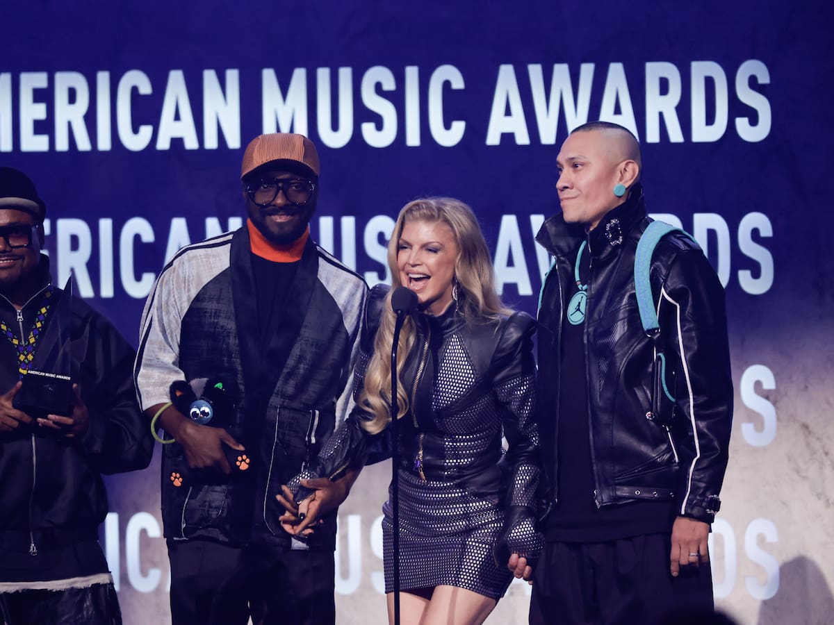 Fergie reaparece con Black Eyed Peas en los AMA's 2026: ¿Vuelve el grupo al completo?