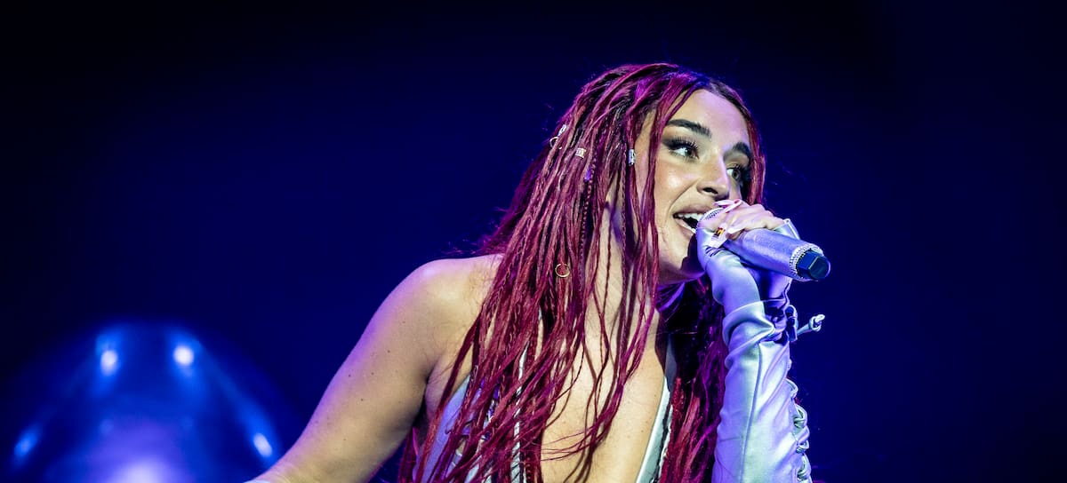 Lola Índigo sobre el escenrio del Morriña Festival 2024