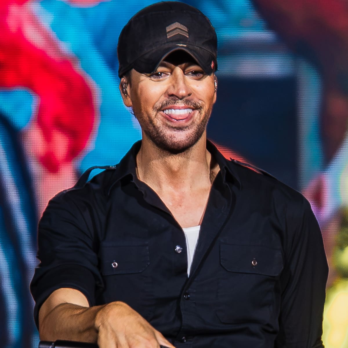 Locura en Monterrey cuando Enrique Iglesias y Santos Bravos comparten escenario en las celebraciones del Mundial 2026