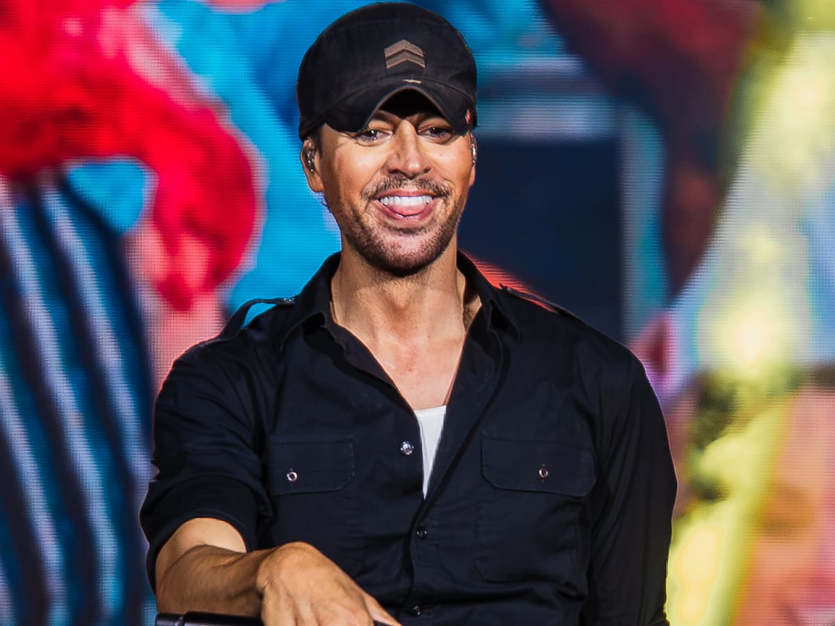 Locura en Monterrey cuando Enrique Iglesias y Santos Bravos comparten escenario en las celebraciones del Mundial 2026