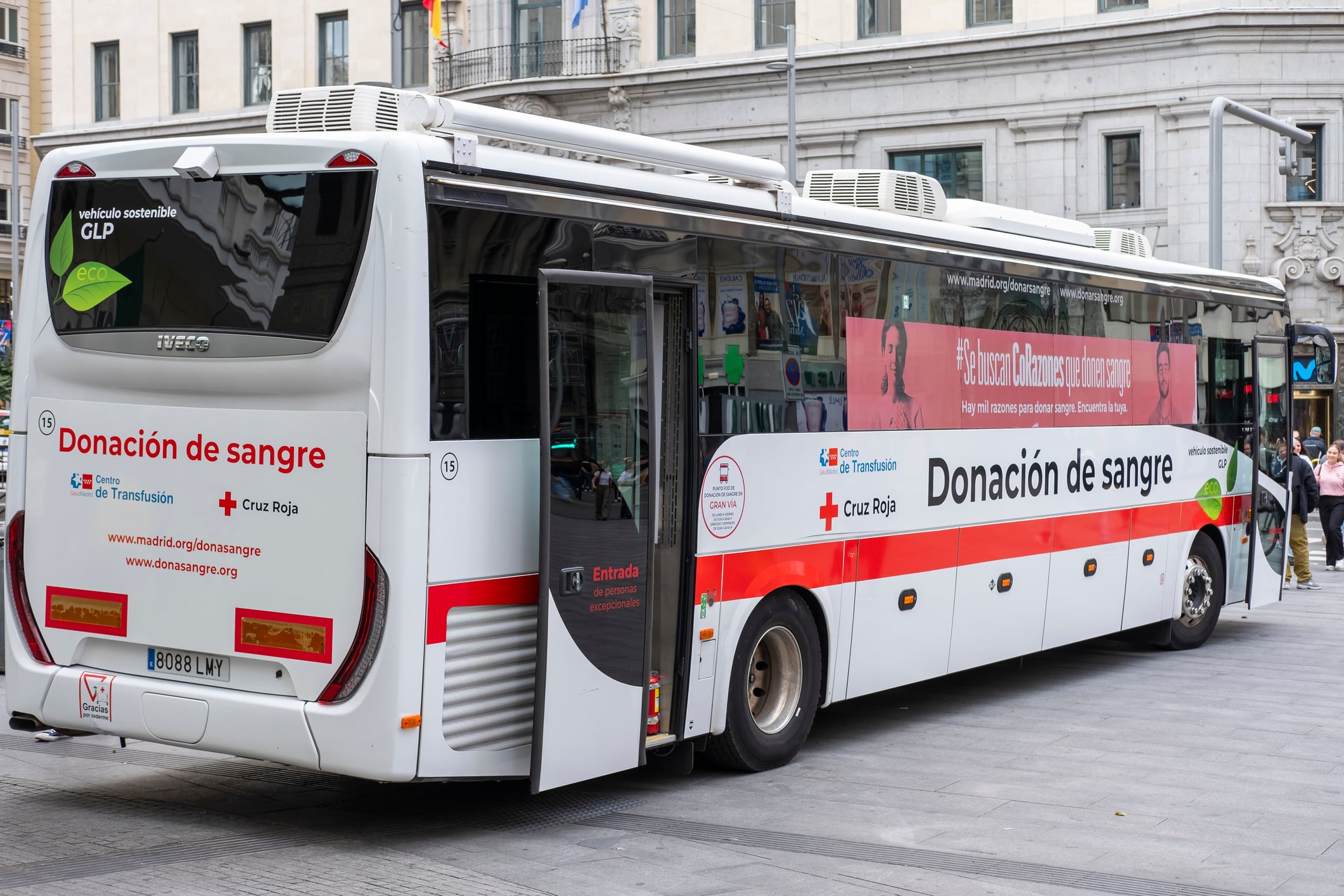 Madrid pide donaciones de sangre urgentes por el accidente de tren: dónde donar, horarios y qué grupos necesitan