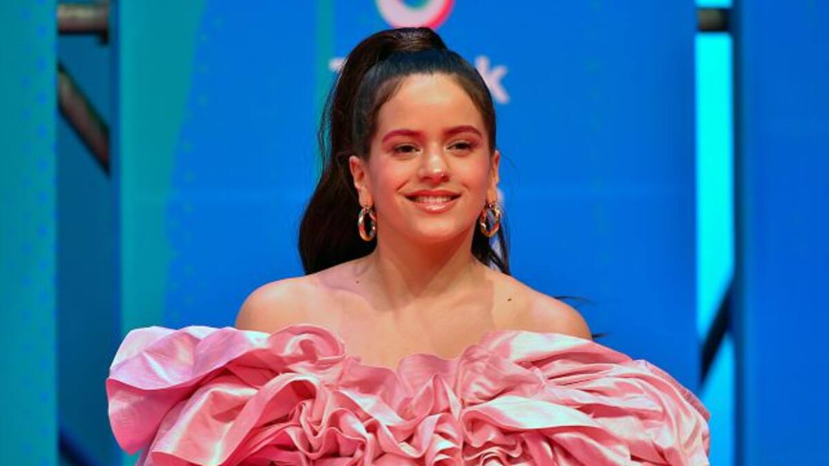 Rosalía (by Joaquín Reyes): “‘Malamente’ está dedicada a Doraemon”