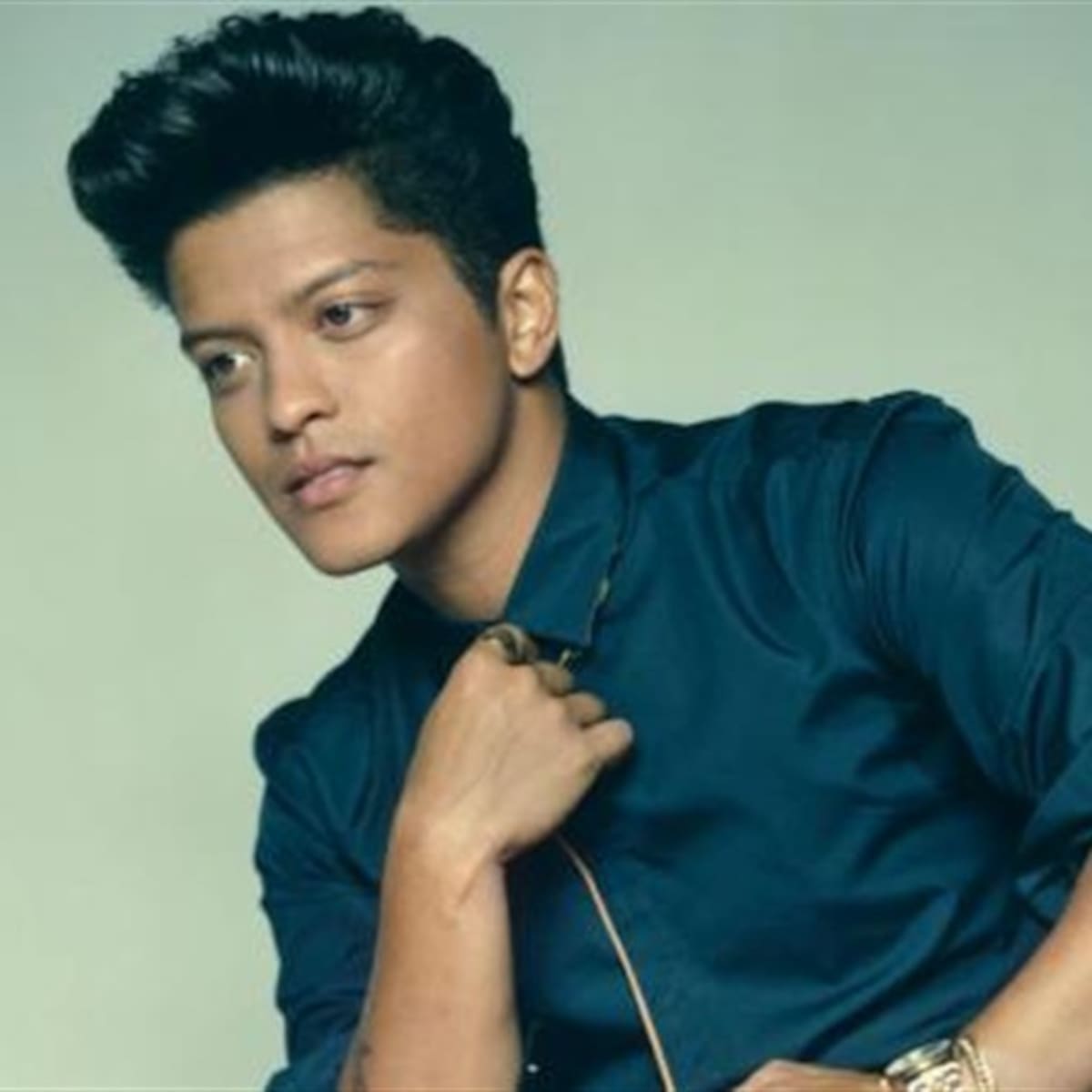 Bruno Mars continúa liderando los éxitos musicales en Estados Unidos