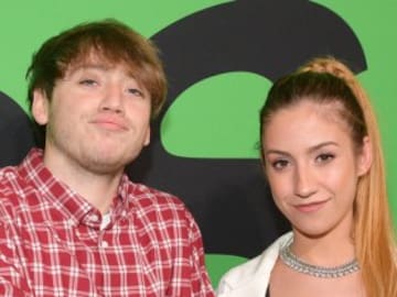 Paulo Londra llena de ternura Instagram con una foto junto a su hija y su novia