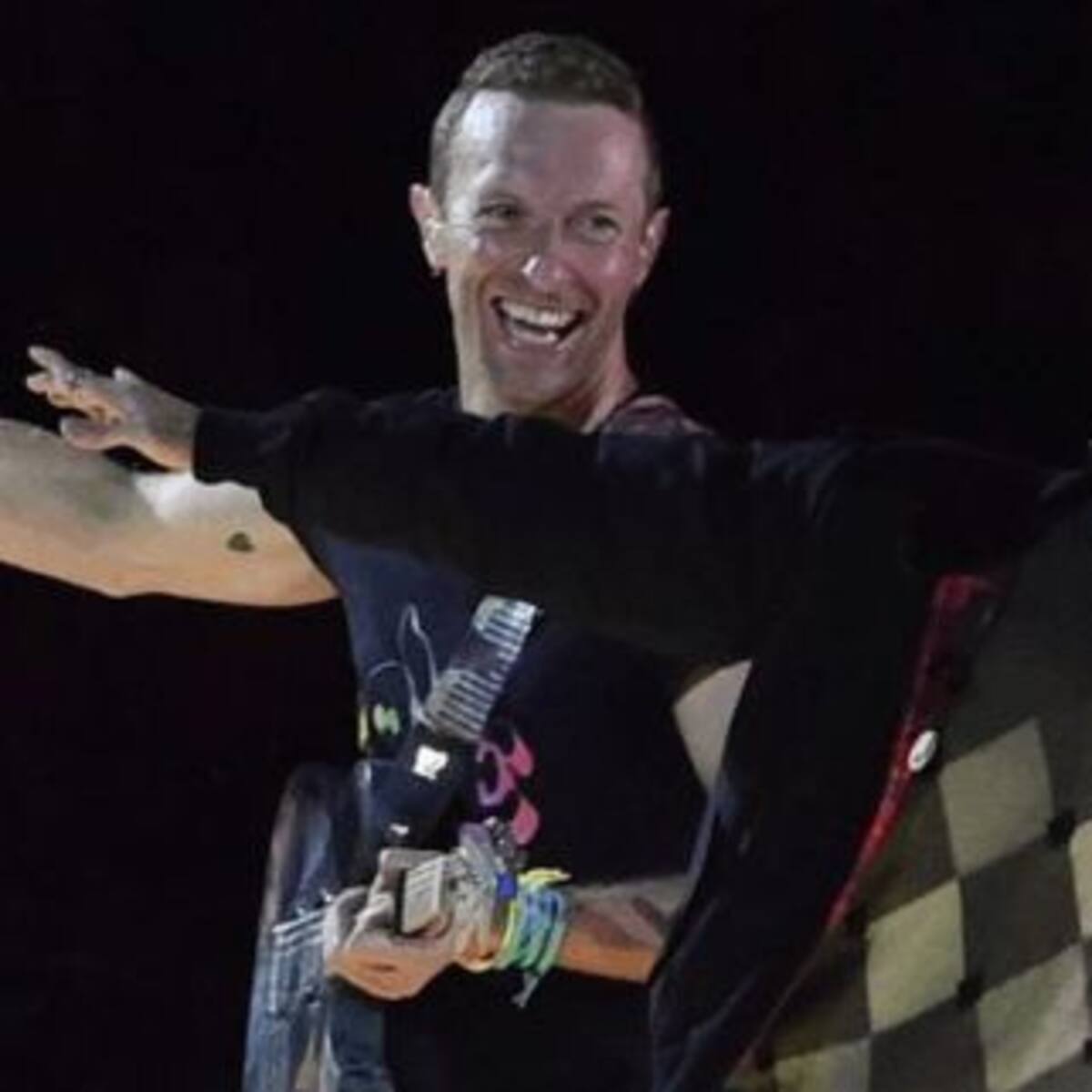 Así se preparó Jin de BTS para su presentación con Coldplay en Argentina