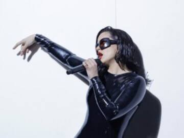 Rosalía hace historia en la portada de Rolling Stone