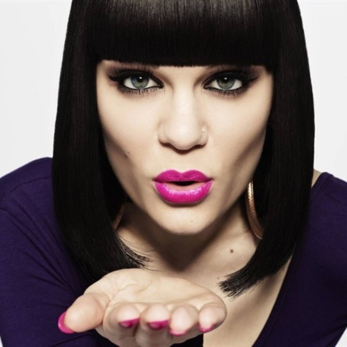 Jessie J dedica una canción a los trolls